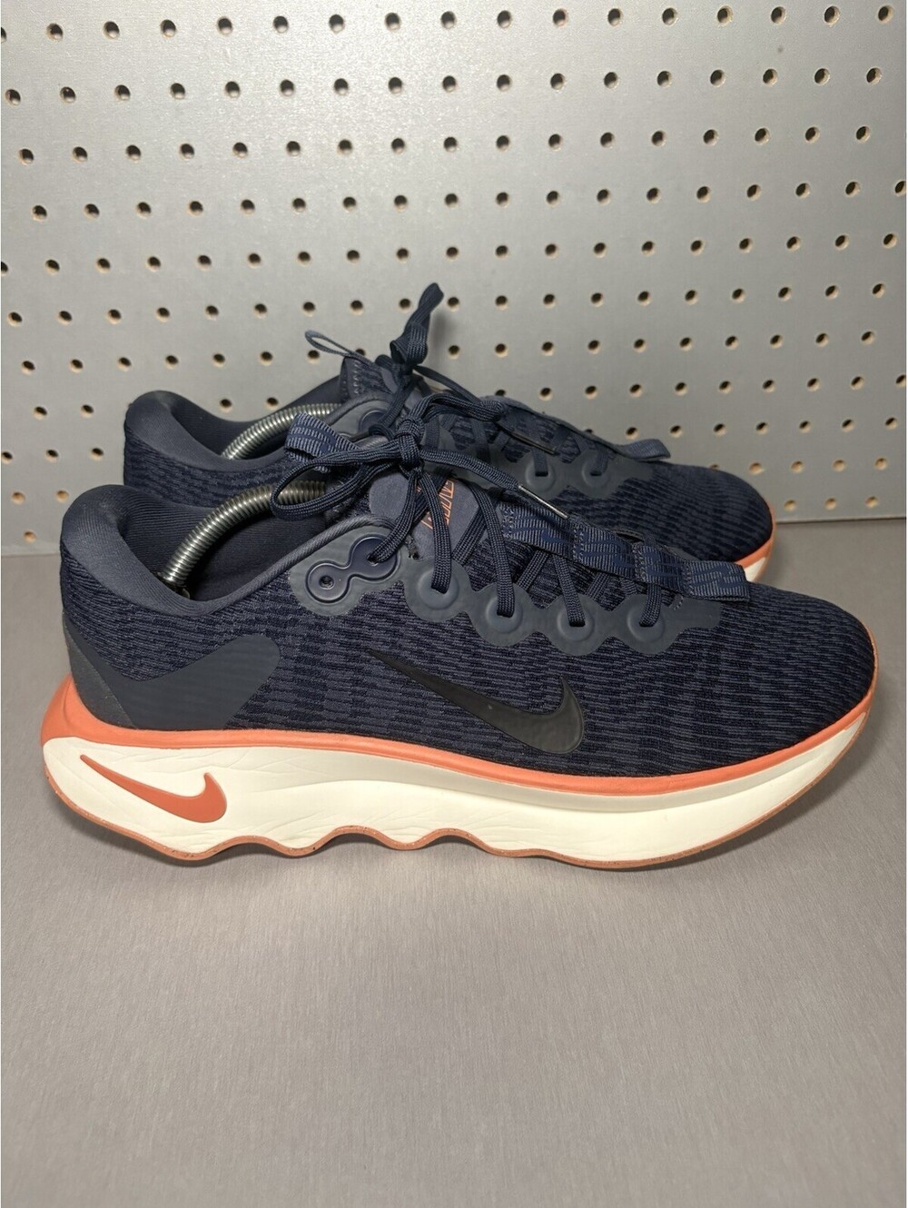 Nike Motiva Shoes Men Size 12.5 Thunder Blue Healing Orange Sneakers DV1237-403